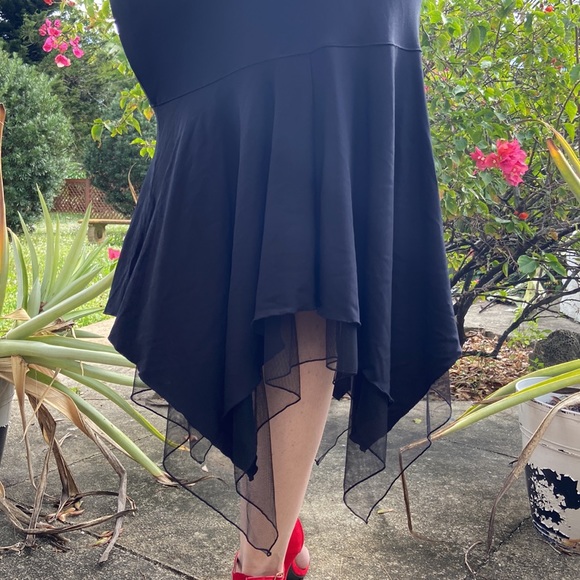 Express Black Stretchy Flounce Skirt w/Mesh Hem Layering! - Picture 5 of 9